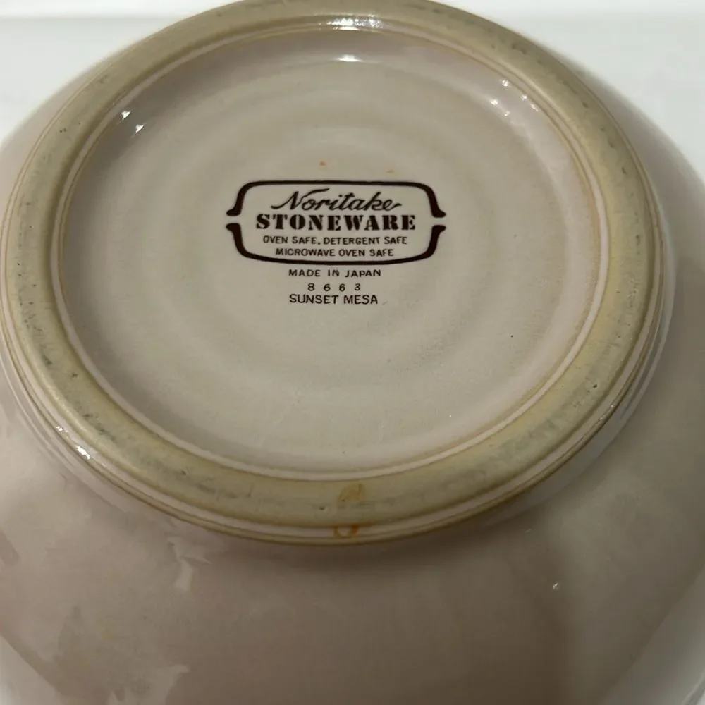 Noritaki Stoneware Sunset Mesa Cream Tan Serveing Bowl 7 3/4 In Round 3 5/8 Tall